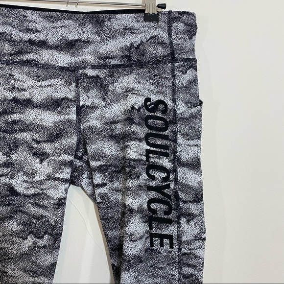 Lululemon x Soulcycle Pace Rival Cropped Capri Leggings 22" Luxtreme Hazy Days 8 - Picture 3 of 6